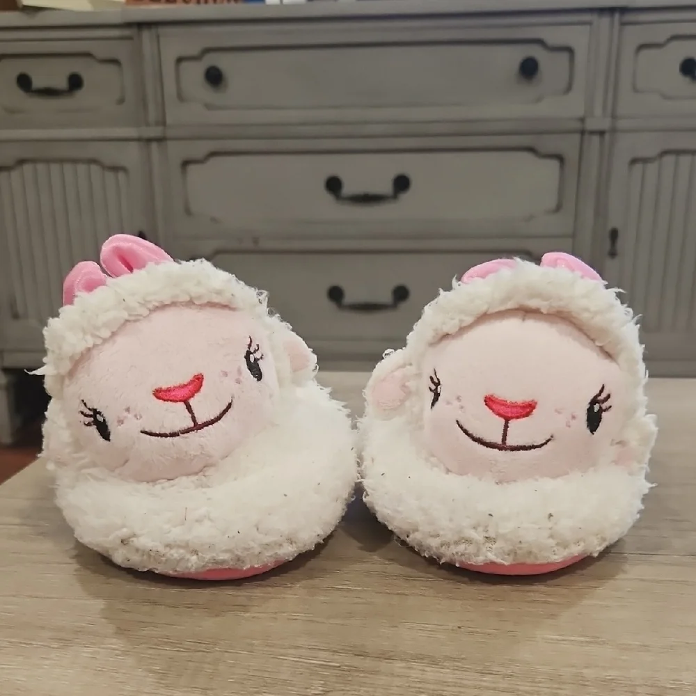 Disney DOC McStuffins Pink & White Plush Slippers kids size 5/6